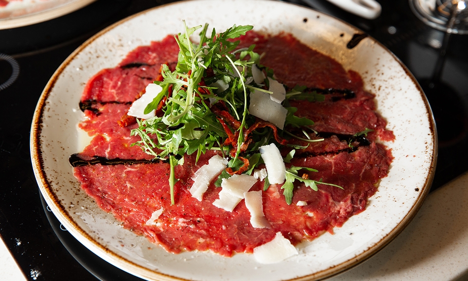 Se7en Utrecht, 2 cocktails + gerecht naar keuze bij Se7en Utrecht Spare