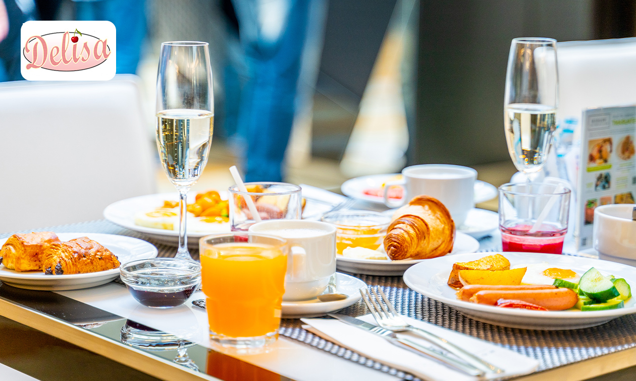 Luxe ontbijt + glaasje bubbels of champagne